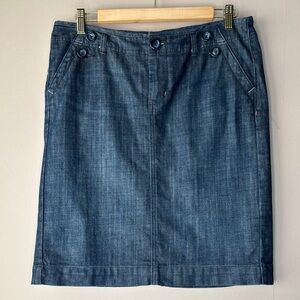 GAP Blue Pencil Skirt Elegant and Versatile